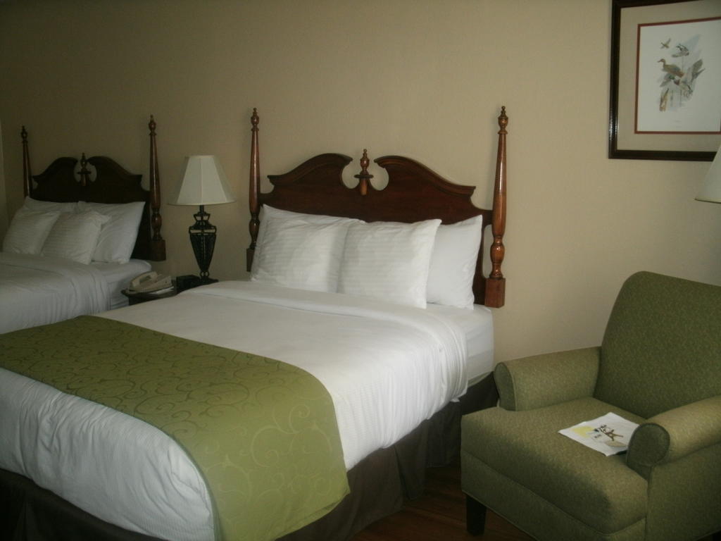 Inn Merry Acres Albany